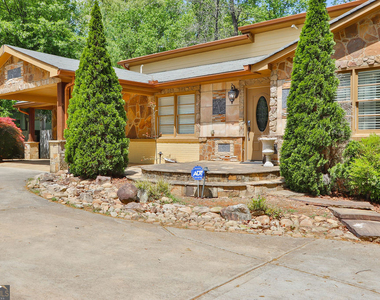 4081 Ashford Dunwoody Road Ne - Photo Thumbnail 5