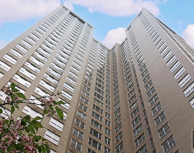 East 56th Street - Photo Thumbnail 5