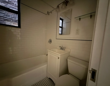 123 East 82nd Street - Photo Thumbnail 5