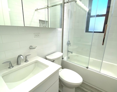 East 56 Street - Photo Thumbnail 12