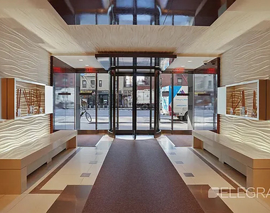 888 8th Avenue - Photo Thumbnail 6