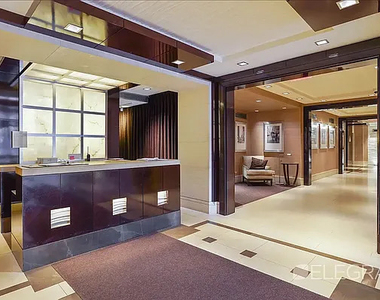 888 8th Avenue - Photo Thumbnail 5
