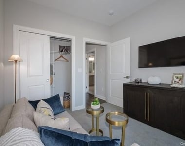 300 Sutton Court - Photo Thumbnail 6
