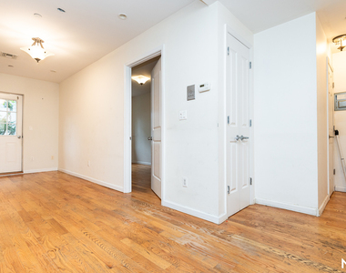 261 Evergreen Avenue - Photo Thumbnail 17