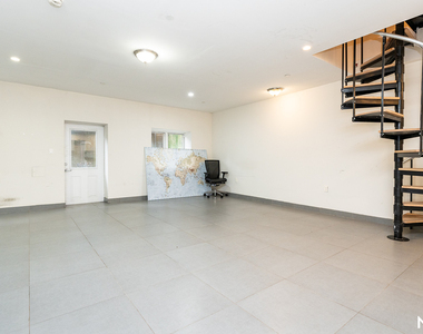 261 Evergreen Avenue - Photo Thumbnail 4