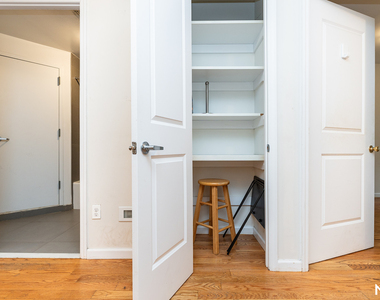 261 Evergreen Avenue - Photo Thumbnail 13
