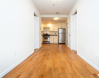 261 Evergreen Avenue - Photo Thumbnail 15