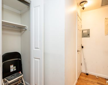 261 Evergreen Avenue - Photo Thumbnail 14