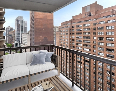 East 32rd Street - Photo Thumbnail 3