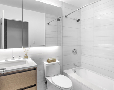East 32rd Street - Photo Thumbnail 4