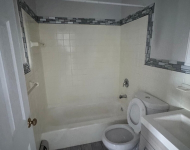 191 Oak Street - Photo Thumbnail 3