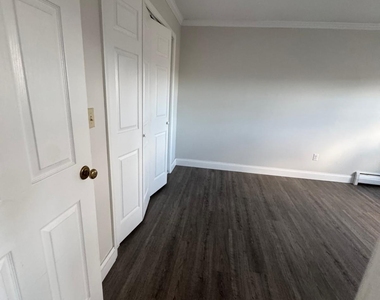 191 Oak Street - Photo Thumbnail 1