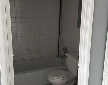 191 Oak Street - Photo Thumbnail 12