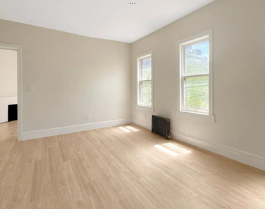 121 West 17th Street - Photo Thumbnail 4