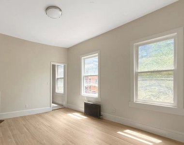 121 West 17th Street - Photo Thumbnail 1