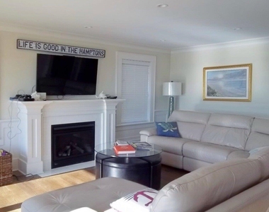 493 Dune Road - Photo Thumbnail 2