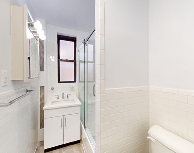 West 12th Street - Photo Thumbnail 3