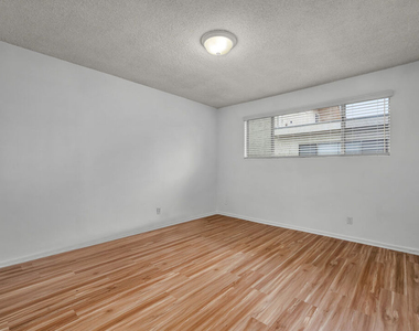 848 15th Street - Photo Thumbnail 14