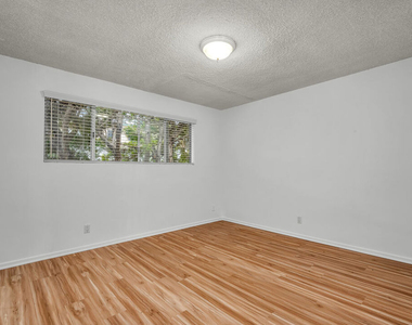 848 15th Street - Photo Thumbnail 17