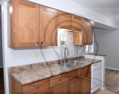 608 N Lake Shore Dr - Photo Thumbnail 7