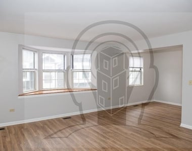 608 N Lake Shore Dr - Photo Thumbnail 2