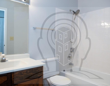 608 N Lake Shore Dr - Photo Thumbnail 11