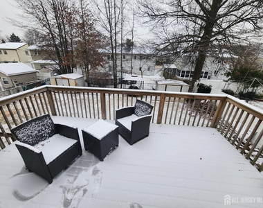 98 Garfield Avenue - Photo Thumbnail 0