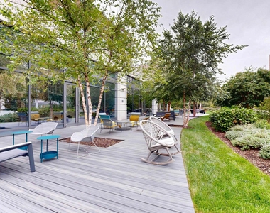 801 Amsterdam Ave - Photo Thumbnail 27