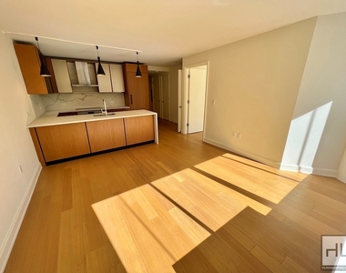 East 54 Street - Photo Thumbnail 2