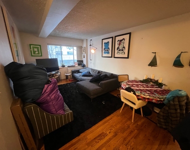 343 West 51st Street - Photo Thumbnail 5