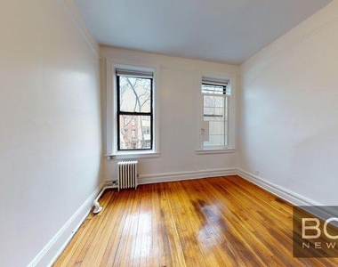 West 11th Street - Photo Thumbnail 5