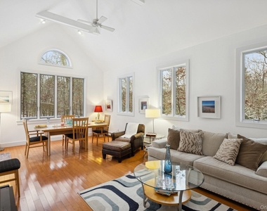 12 Hildreth Road - Photo Thumbnail 6