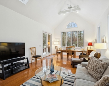 12 Hildreth Road - Photo Thumbnail 5