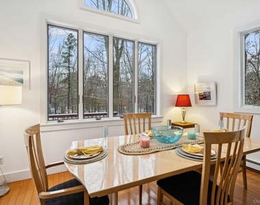 12 Hildreth Road - Photo Thumbnail 7