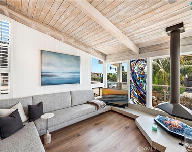 201 Nyes Place - Photo Thumbnail 7