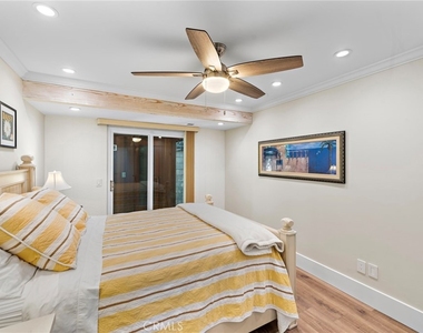 201 Nyes Place - Photo Thumbnail 15