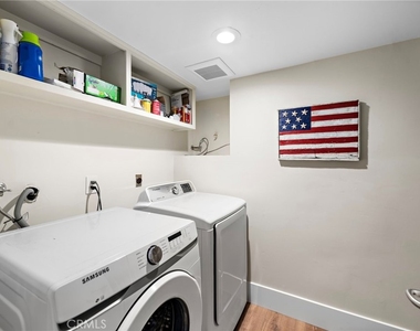 201 Nyes Place - Photo Thumbnail 19