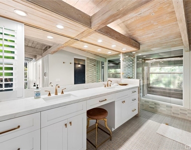 201 Nyes Place - Photo Thumbnail 13