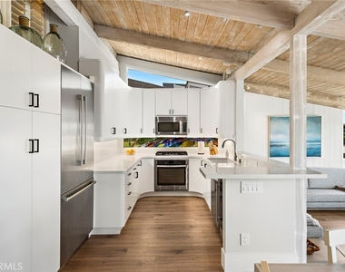 201 Nyes Place - Photo Thumbnail 5