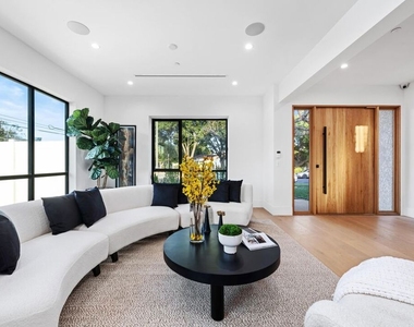 1801 S Bedford Street - Photo Thumbnail 9
