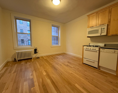 117 East 89th Street - Photo Thumbnail 2
