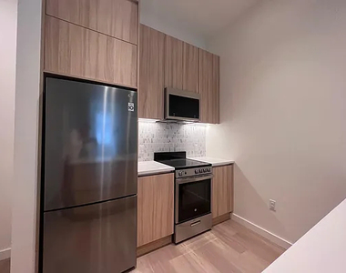 1010 Pacific Street - Photo Thumbnail 2