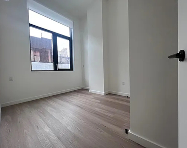1010 Pacific Street - Photo Thumbnail 3