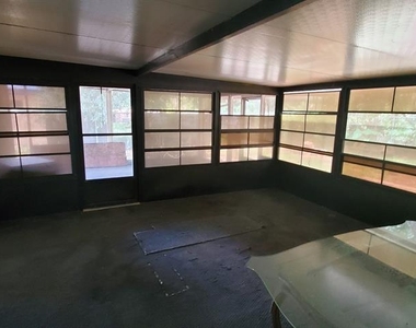 711 Del Rio Way - Photo Thumbnail 11