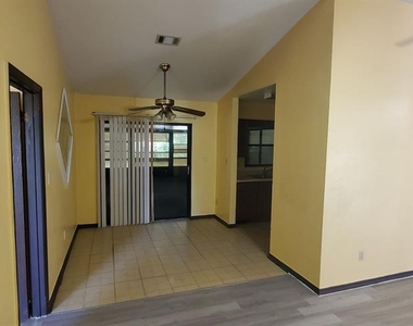 711 Del Rio Way - Photo Thumbnail 1