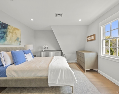 245 Oneck Lane - Photo Thumbnail 20