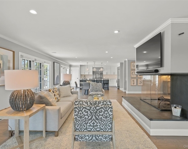 245 Oneck Lane - Photo Thumbnail 5