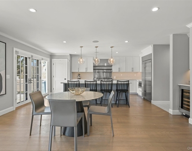 245 Oneck Lane - Photo Thumbnail 8