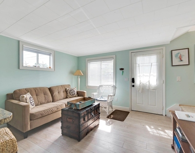 11 Oakhurst Road - Photo Thumbnail 5