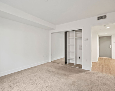 10473 Santa Monica Boulevard - Photo Thumbnail 6